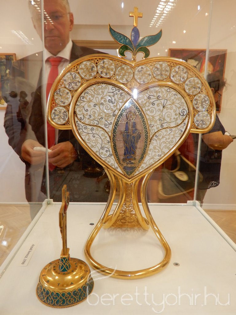 Ünnepi kiállításmegnyitó és kenyérszentelés 31